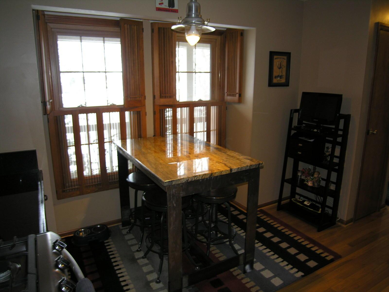 2129 Sandston Road Upper Arlington, OH 43220 - Photo 5 of 25