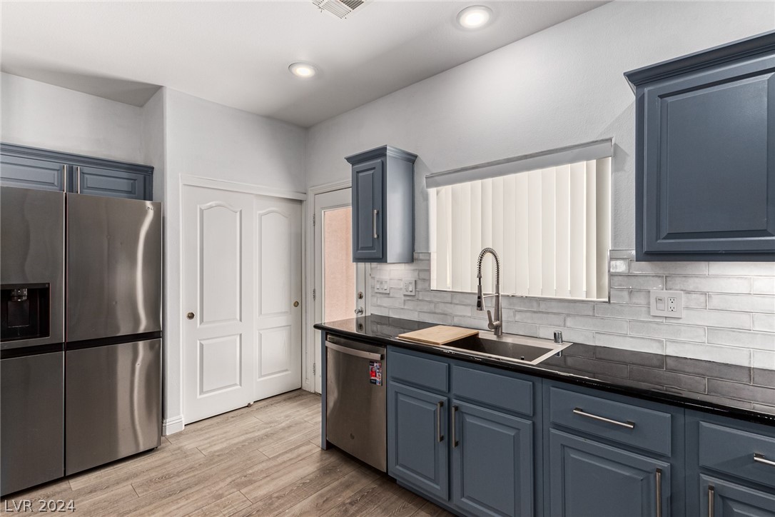5850 Crumbling Ridge Street Henderson, NV 89011 - Photo 13 of 33