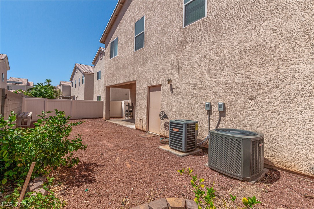 5850 Crumbling Ridge Street Henderson, NV 89011 - Photo 30 of 33
