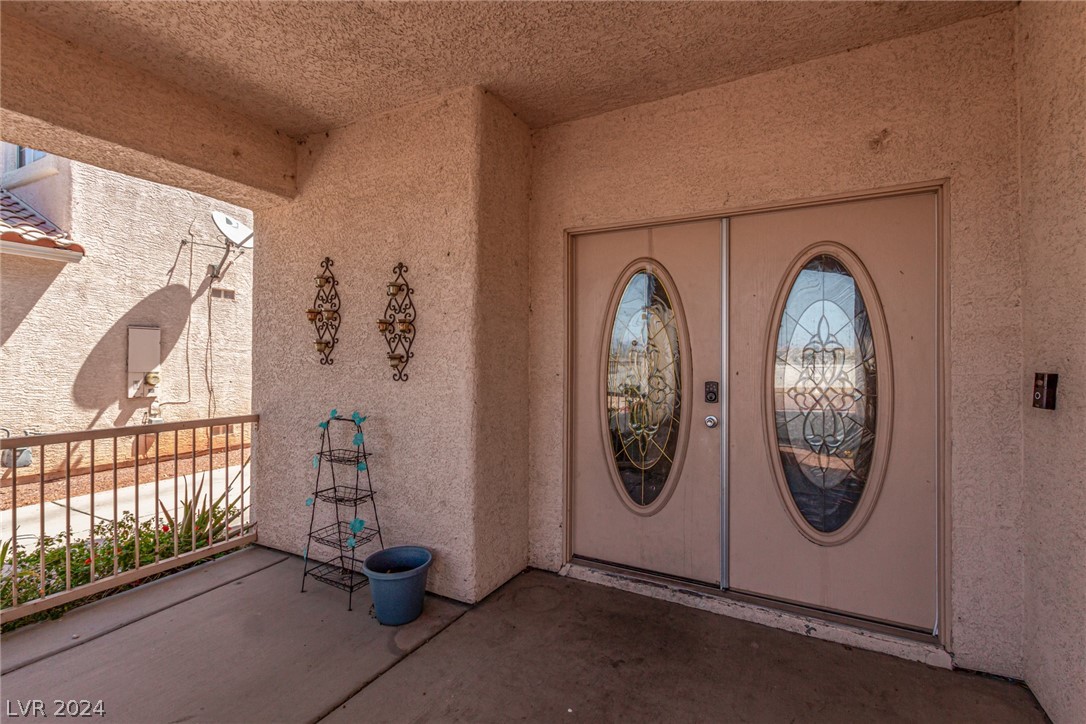 5850 Crumbling Ridge Street Henderson, NV 89011 - Photo 3 of 33