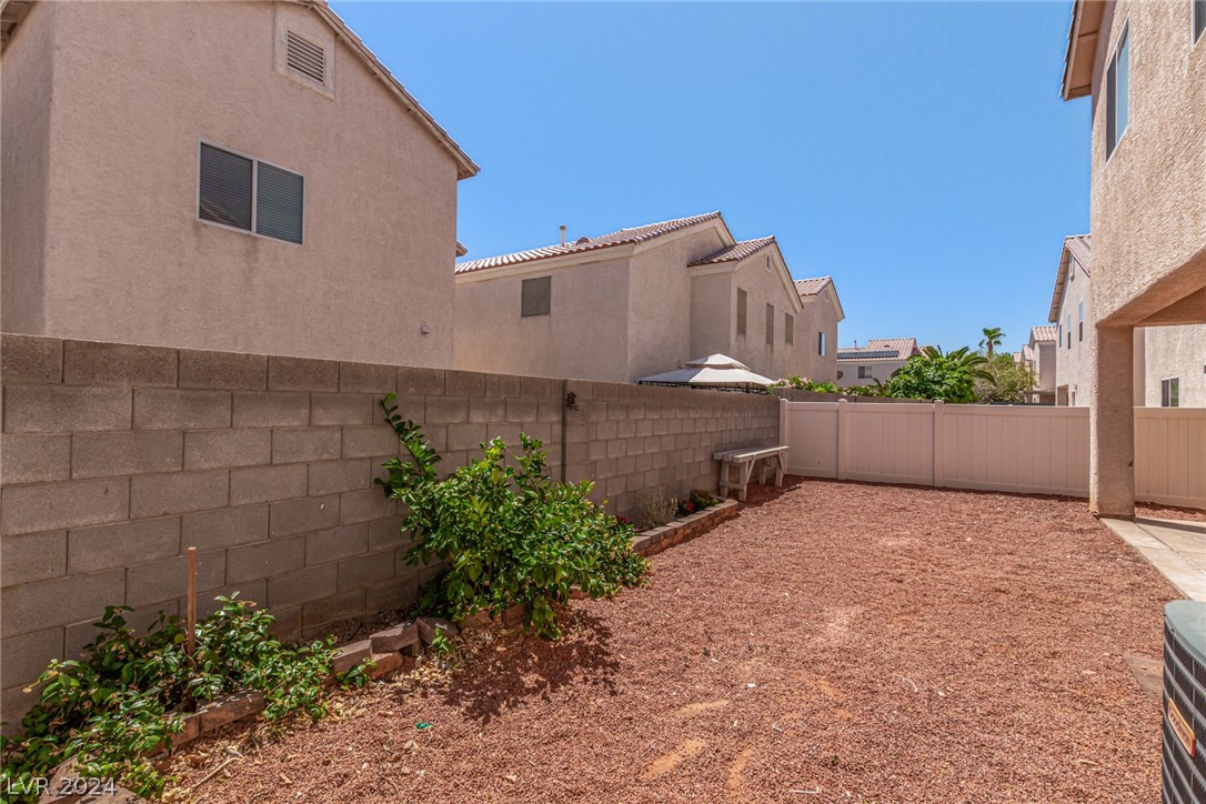 5850 Crumbling Ridge Street Henderson, NV 89011 - Photo 31 of 33