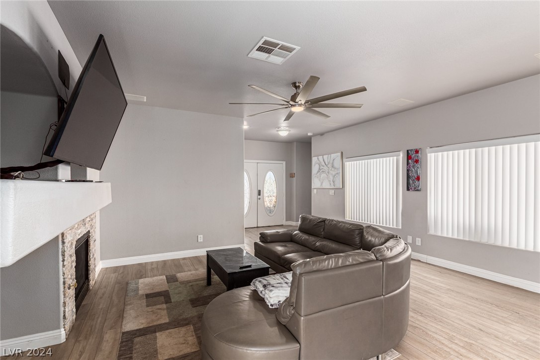 5850 Crumbling Ridge Street Henderson, NV 89011 - Photo 8 of 33