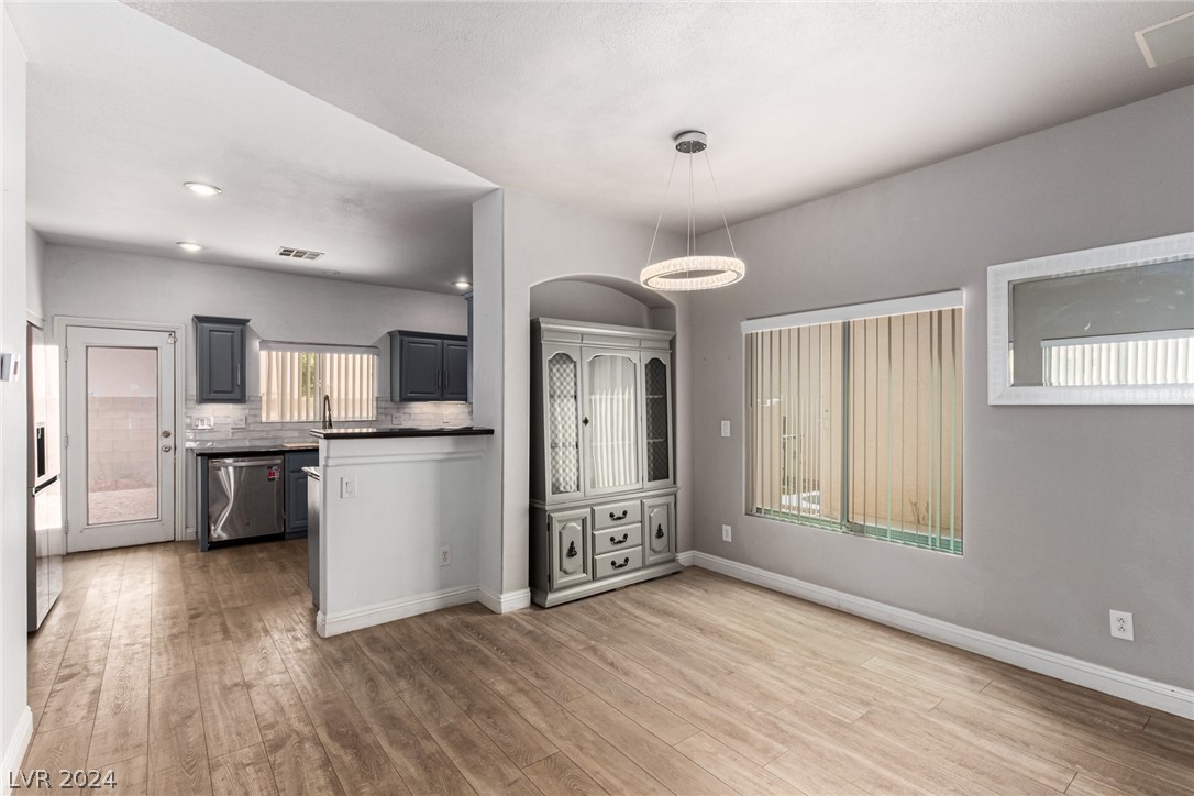 5850 Crumbling Ridge Street Henderson, NV 89011 - Photo 10 of 33