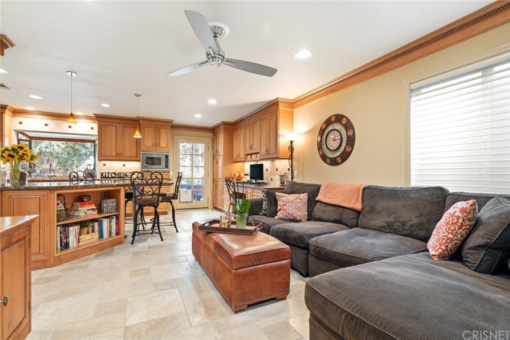 7278 Woodvale Court West Hills, CA 91307 - Photo 13 of 35