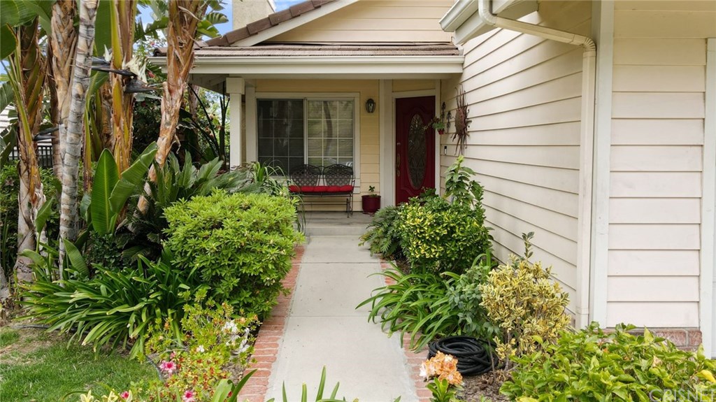 7278 Woodvale Court West Hills, CA 91307 - Photo 4 of 35