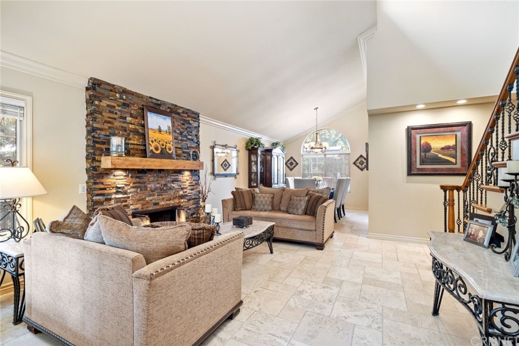 7278 Woodvale Court West Hills, CA 91307 - Photo 5 of 35