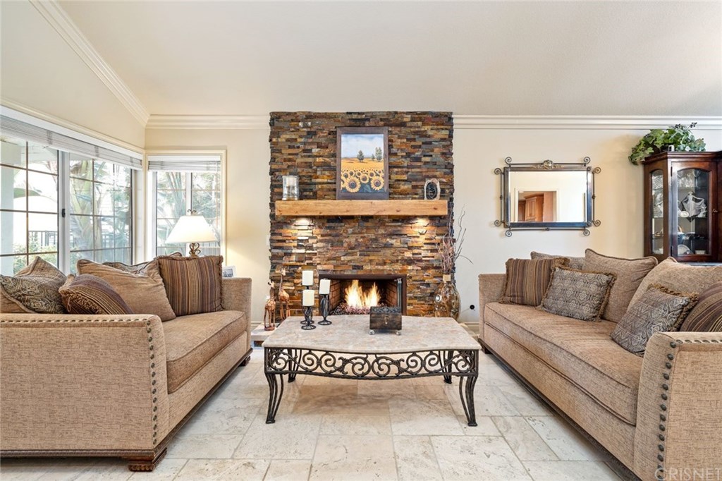 7278 Woodvale Court West Hills, CA 91307 - Photo 6 of 35