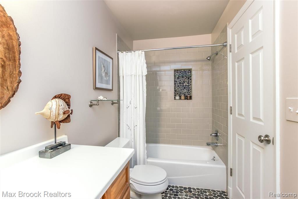 417 Parkdale Avenue, Unit 8 Rochester, MI 48307 - Photo 11 of 19