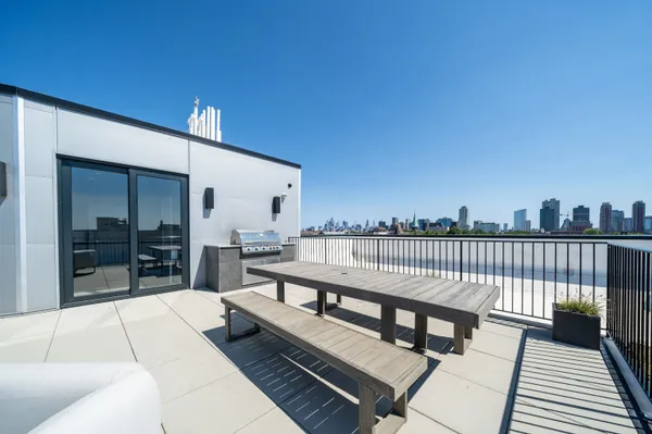 $3,195 | 338 Newark Avenue, Unit 306, Jersey City, NJ 07302