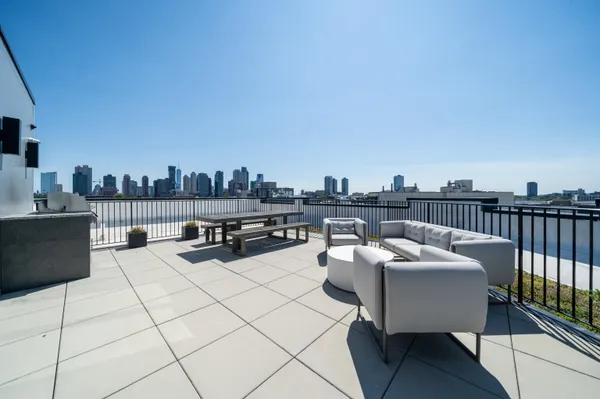$3,195 | 338 Newark Avenue, Unit 306, Jersey City, NJ 07302