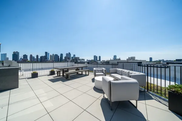$3,195 | 338 Newark Avenue, Unit 306, Jersey City, NJ 07302