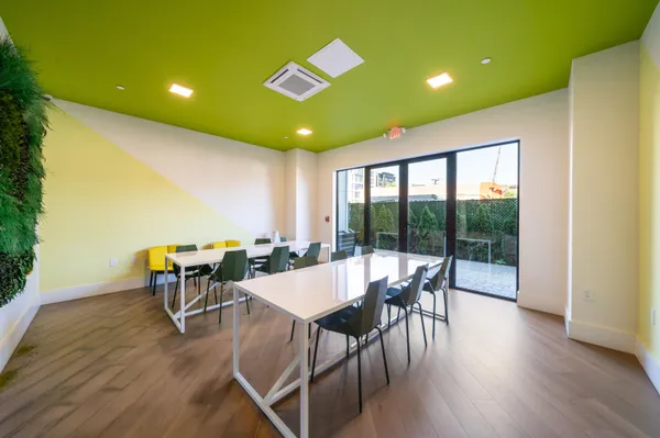 $3,195 | 338 Newark Avenue, Unit 306, Jersey City, NJ 07302
