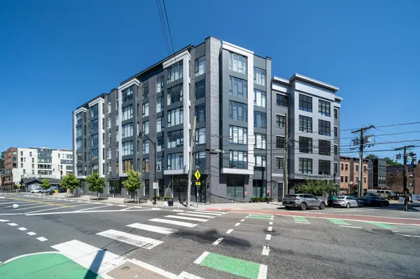 $3,195 | 338 Newark Avenue, Unit 306, Jersey City, NJ 07302