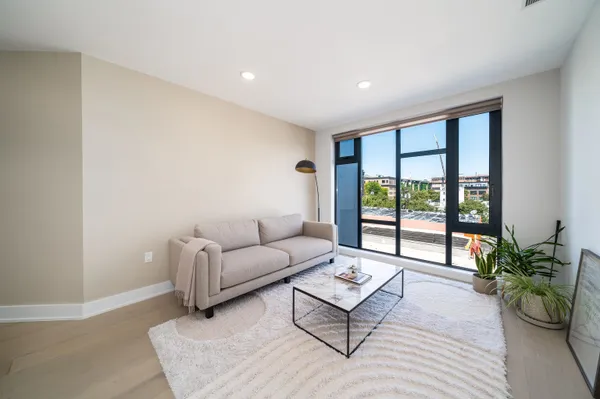 $3,195 | 338 Newark Avenue, Unit 306, Jersey City, NJ 07302