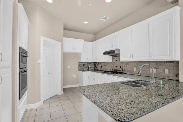 $430,000 | 4092 Oberlin Way, Addison, TX 75001