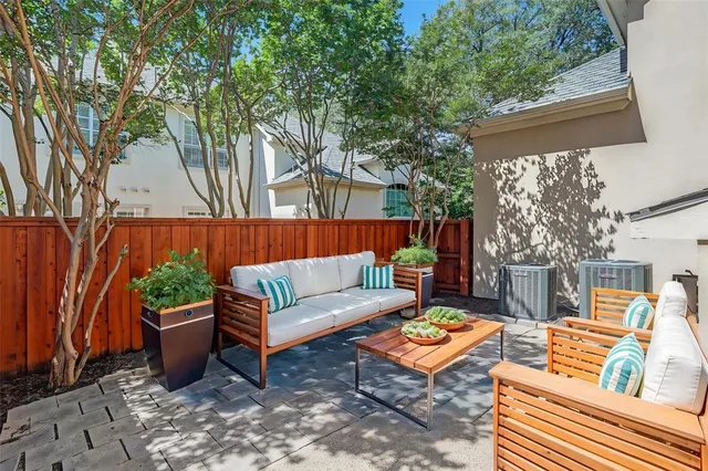 $430,000 | 4092 Oberlin Way, Addison, TX 75001