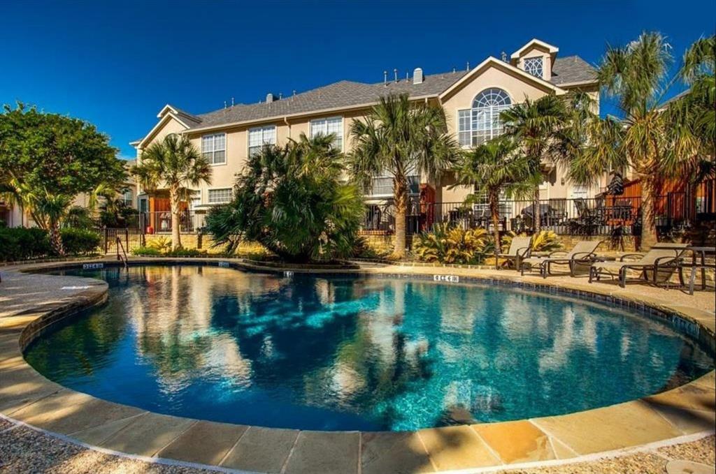 4092 Oberlin Way Addison, TX 75001 - Photo 39 of 40 View of community pool