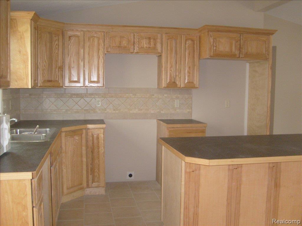 9844 Van Buren Road Fowlerville, MI 48836 - Photo 4 of 14 VanBuren 085