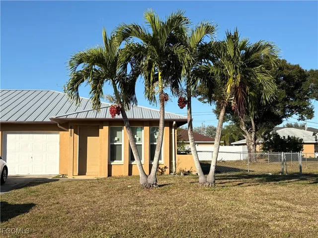 $1,850 | 3608 Southwest 7th Place, Cape Coral, FL 33914