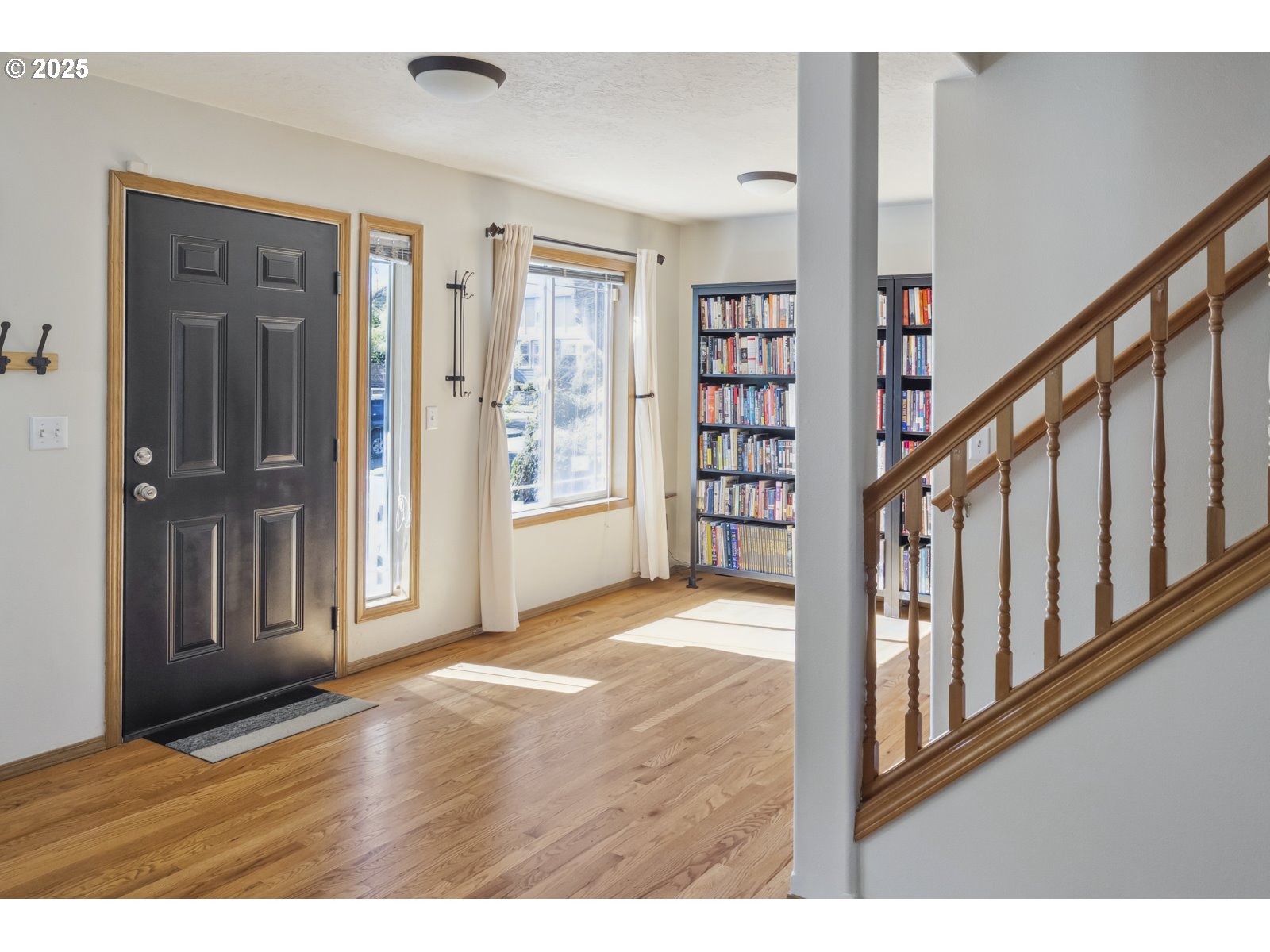 1211 Northeast Lenore Street Portland, OR 97211 - Photo 3 of 34 Gallery Image 3