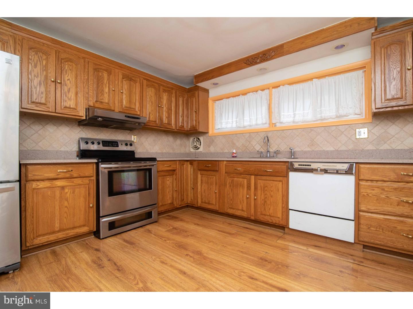 1412 Mellon Road Wyncote, PA 19095 - Photo 8 of 25 Gallery Image 8