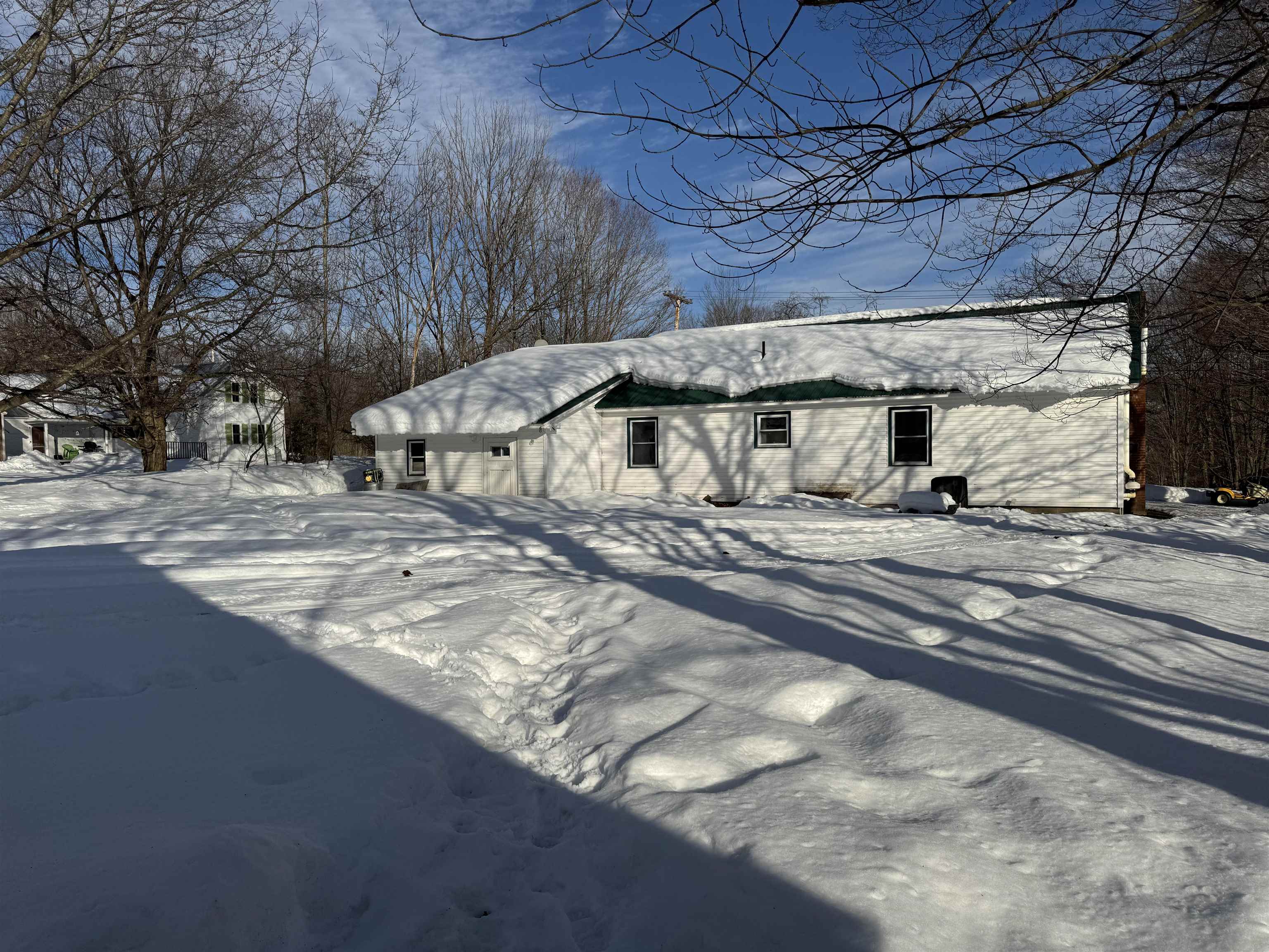 942 Main Street Albany, VT 05820 - Photo 5 of 33