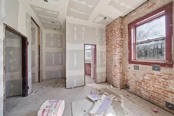 $569,000 | 115 South 13th Street, St. Joseph, MO 64501