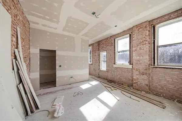 $569,000 | 115 South 13th Street, St. Joseph, MO 64501