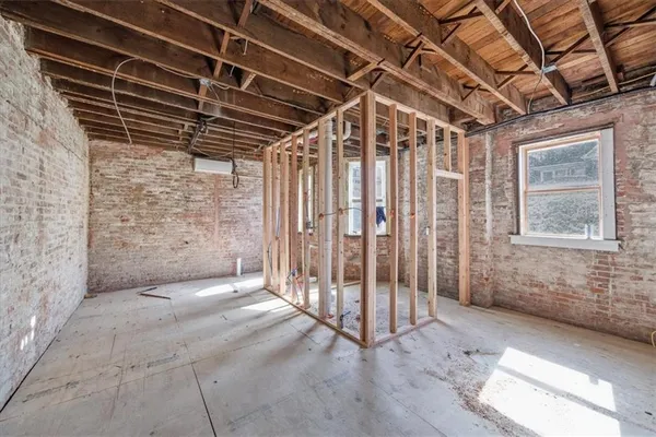 $569,000 | 115 South 13th Street, St. Joseph, MO 64501