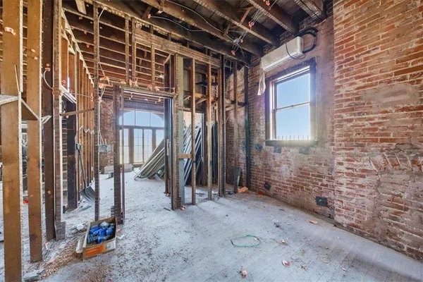$569,000 | 115 South 13th Street, St. Joseph, MO 64501