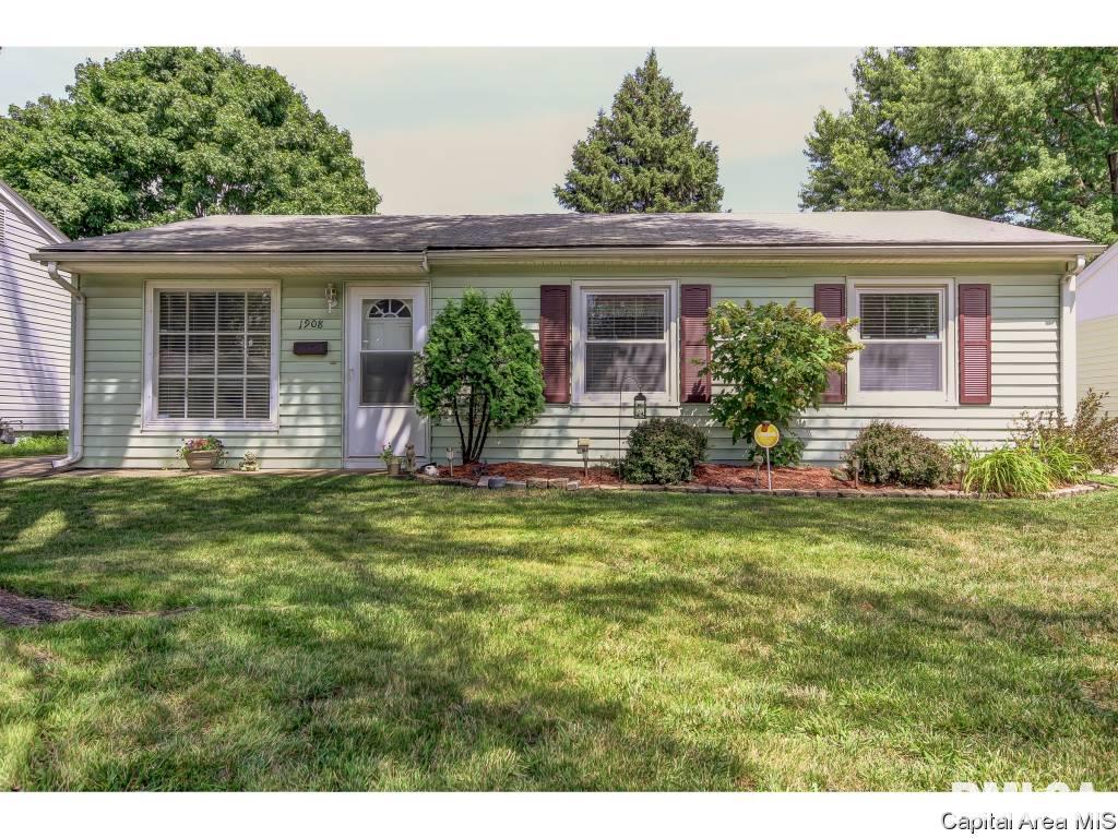 1908 Fairmont Drive Springfield, IL 62702 - Photo 1 of 32