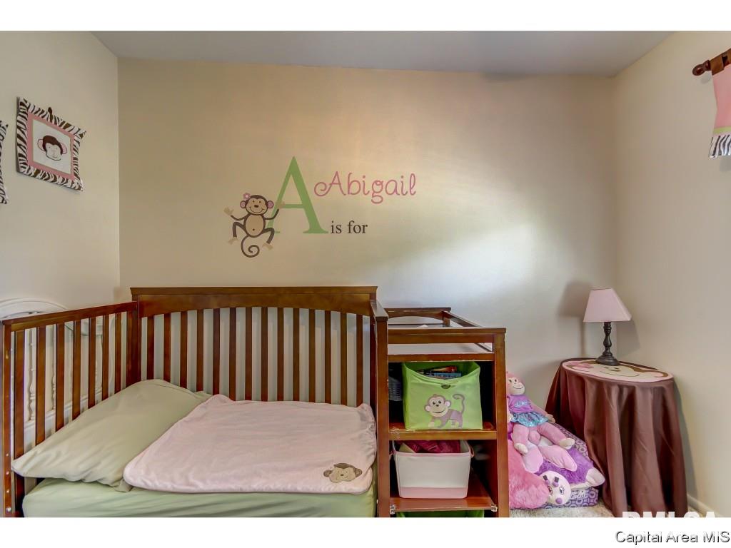 1908 Fairmont Drive Springfield, IL 62702 - Photo 17 of 32