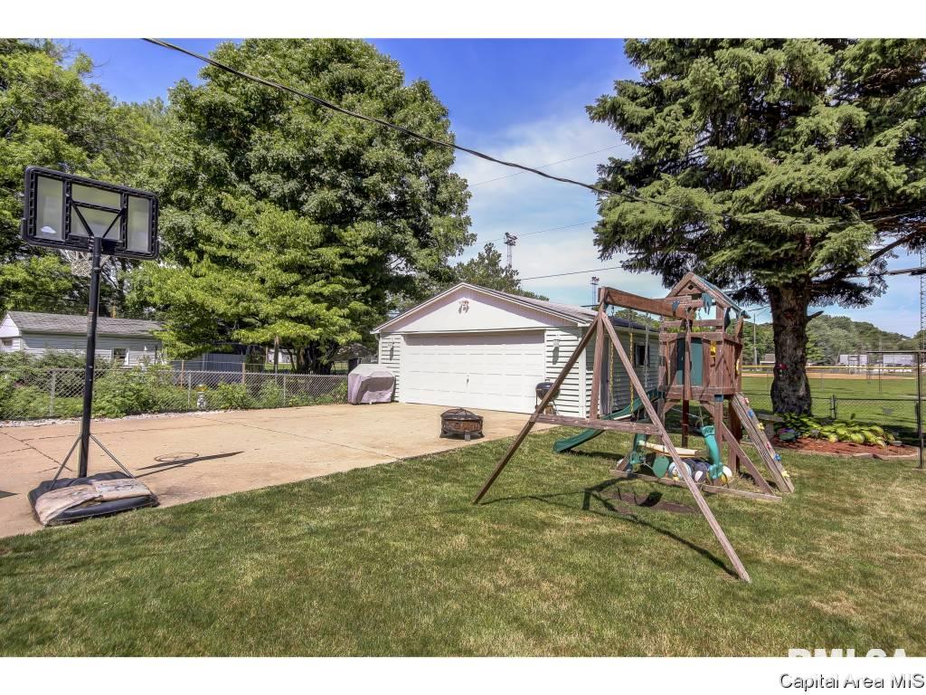 1908 Fairmont Drive Springfield, IL 62702 - Photo 24 of 32