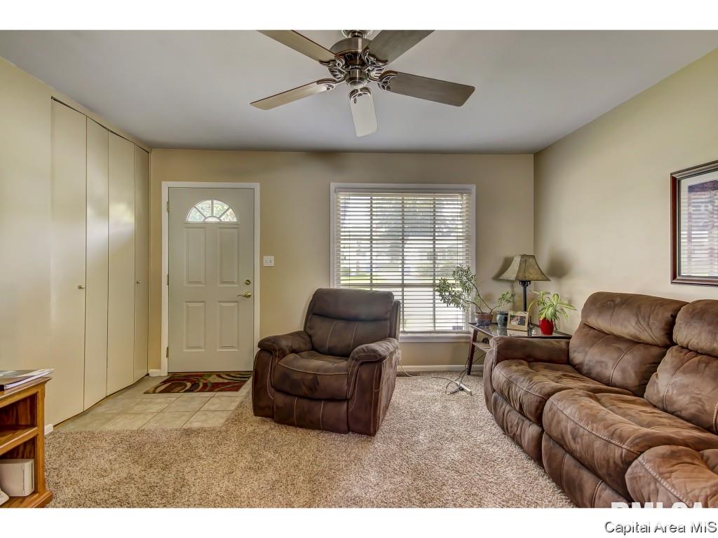 1908 Fairmont Drive Springfield, IL 62702 - Photo 3 of 32