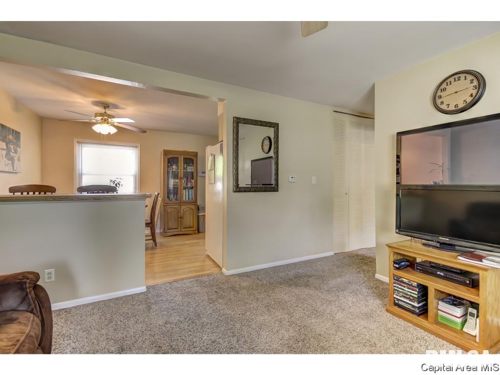 1908 Fairmont Drive Springfield, IL 62702 - Photo 6 of 32