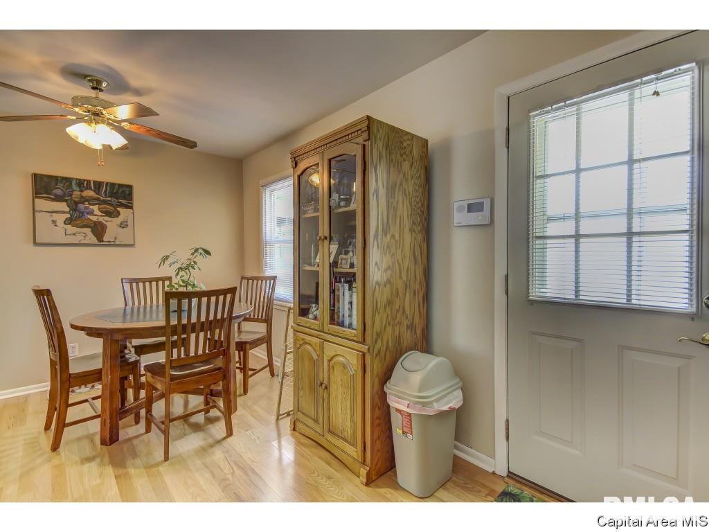 1908 Fairmont Drive Springfield, IL 62702 - Photo 9 of 32