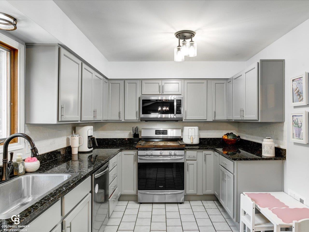3945 State Road Fort Gratiot, MI 48059 - Photo 12 of 40 50183449-39c76bc1-fbbe-4795-a319-60340b3829b8.JPG