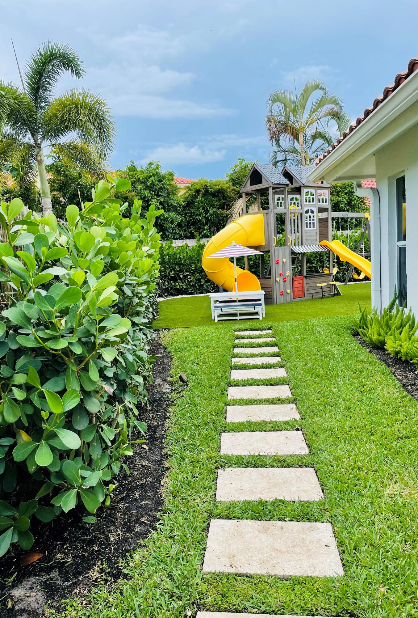5264 Deerhurst Crescent Circle Boca Raton, FL 33486 - Photo 54 of 62 a view of a backyard with swimming pool