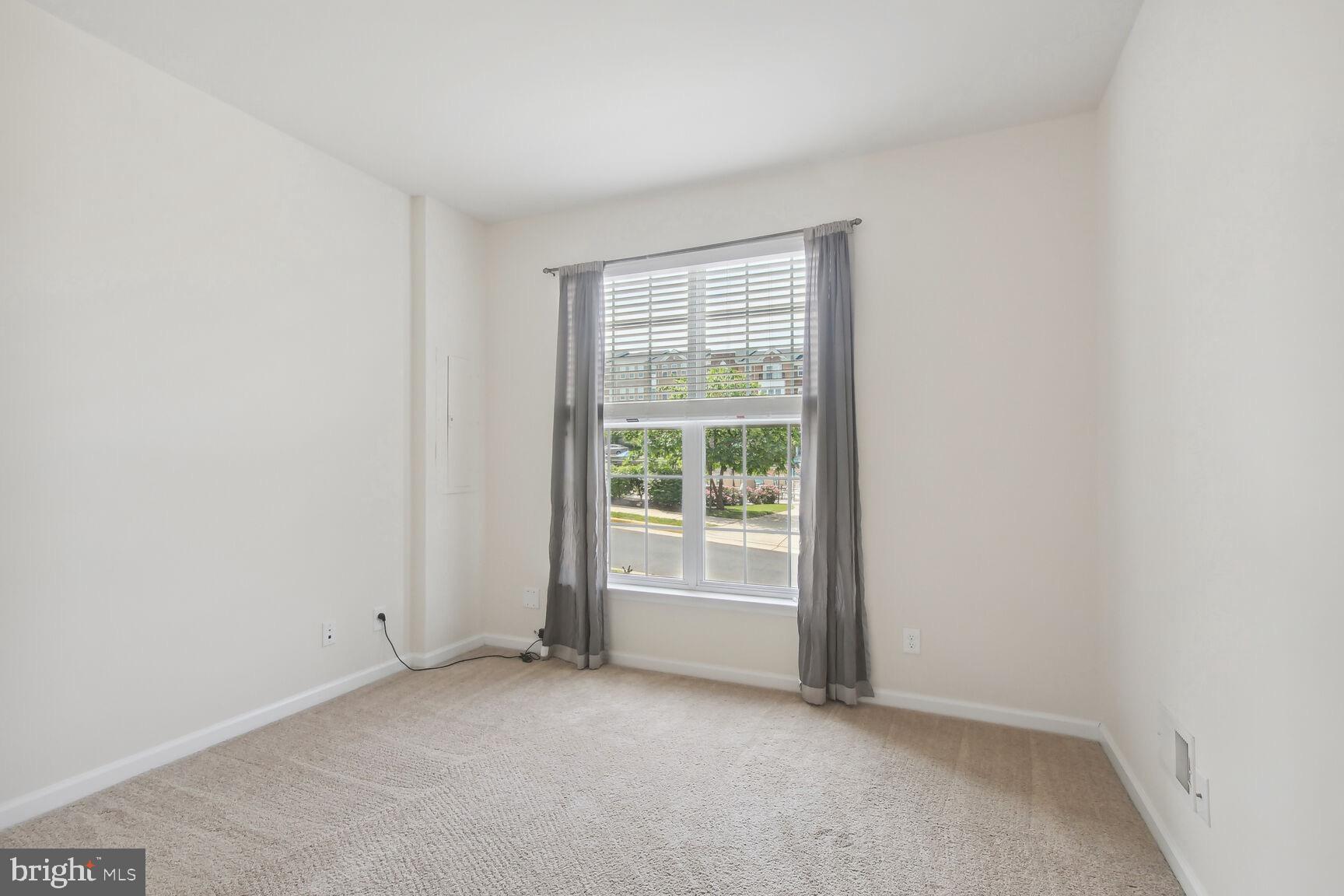 42708 Redpath Terrace Ashburn, VA 20147 - Photo 14 of 27 Bedroom #2