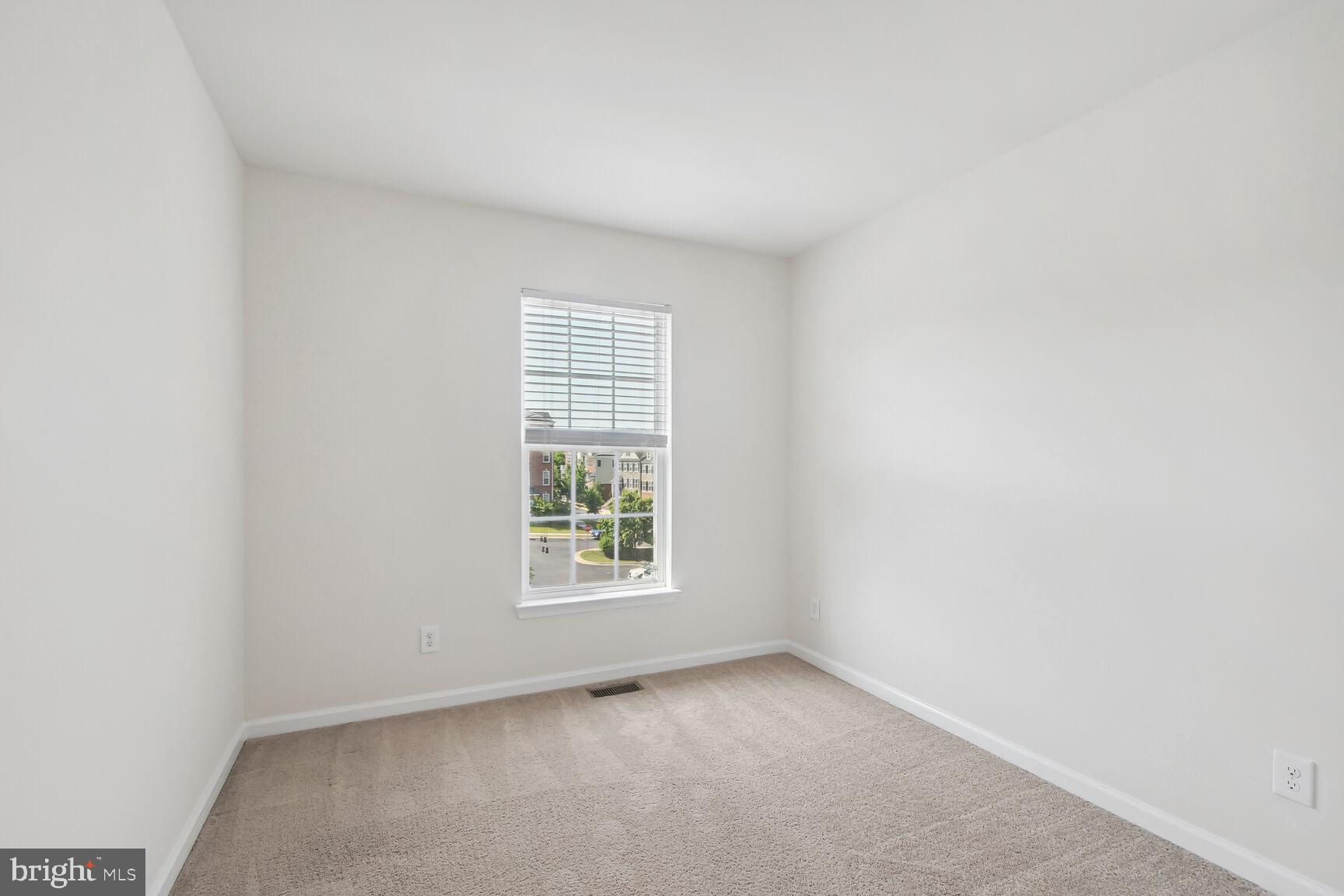 42708 Redpath Terrace Ashburn, VA 20147 - Photo 16 of 27 Bedroom #3