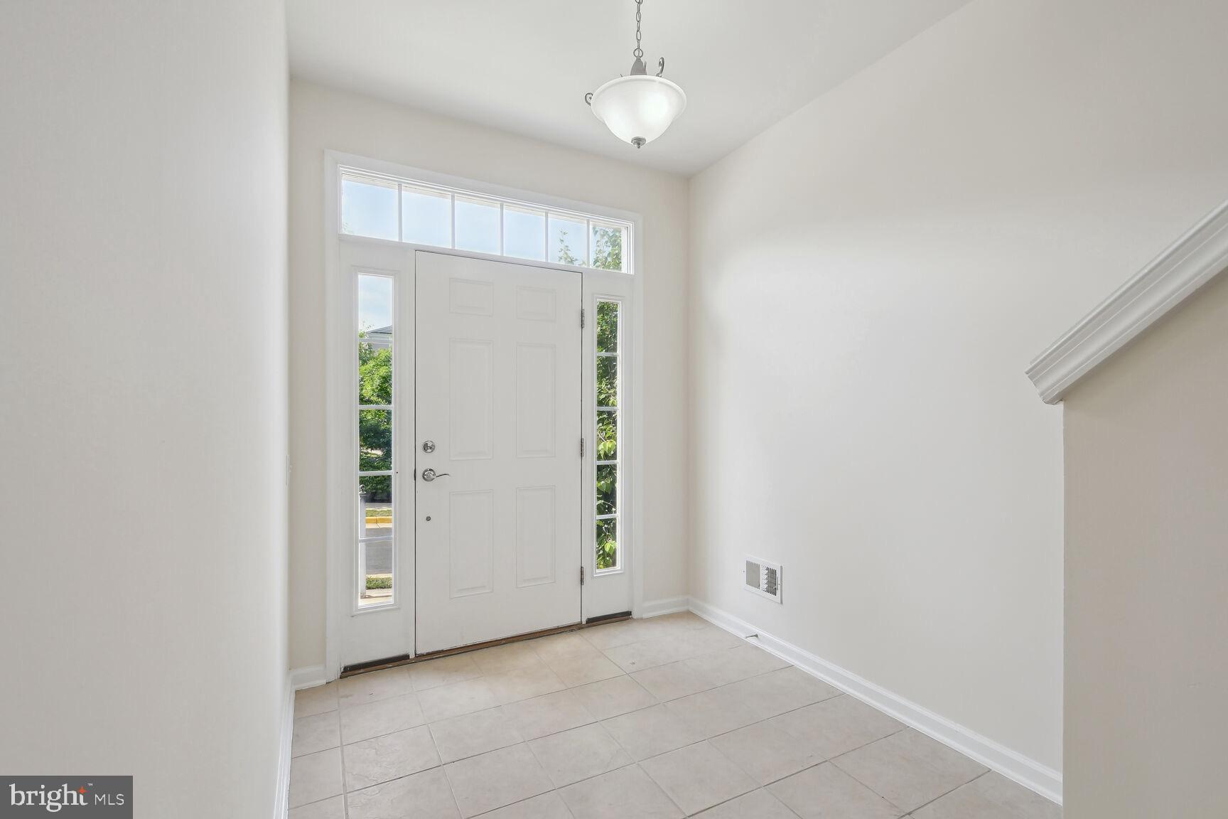 42708 Redpath Terrace Ashburn, VA 20147 - Photo 2 of 27 Entry way