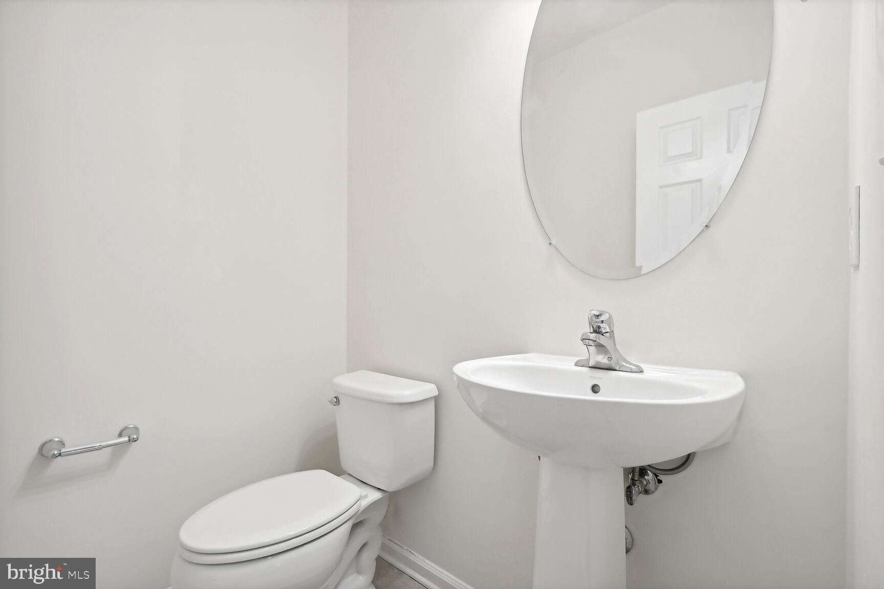 42708 Redpath Terrace Ashburn, VA 20147 - Photo 23 of 27 Half bath