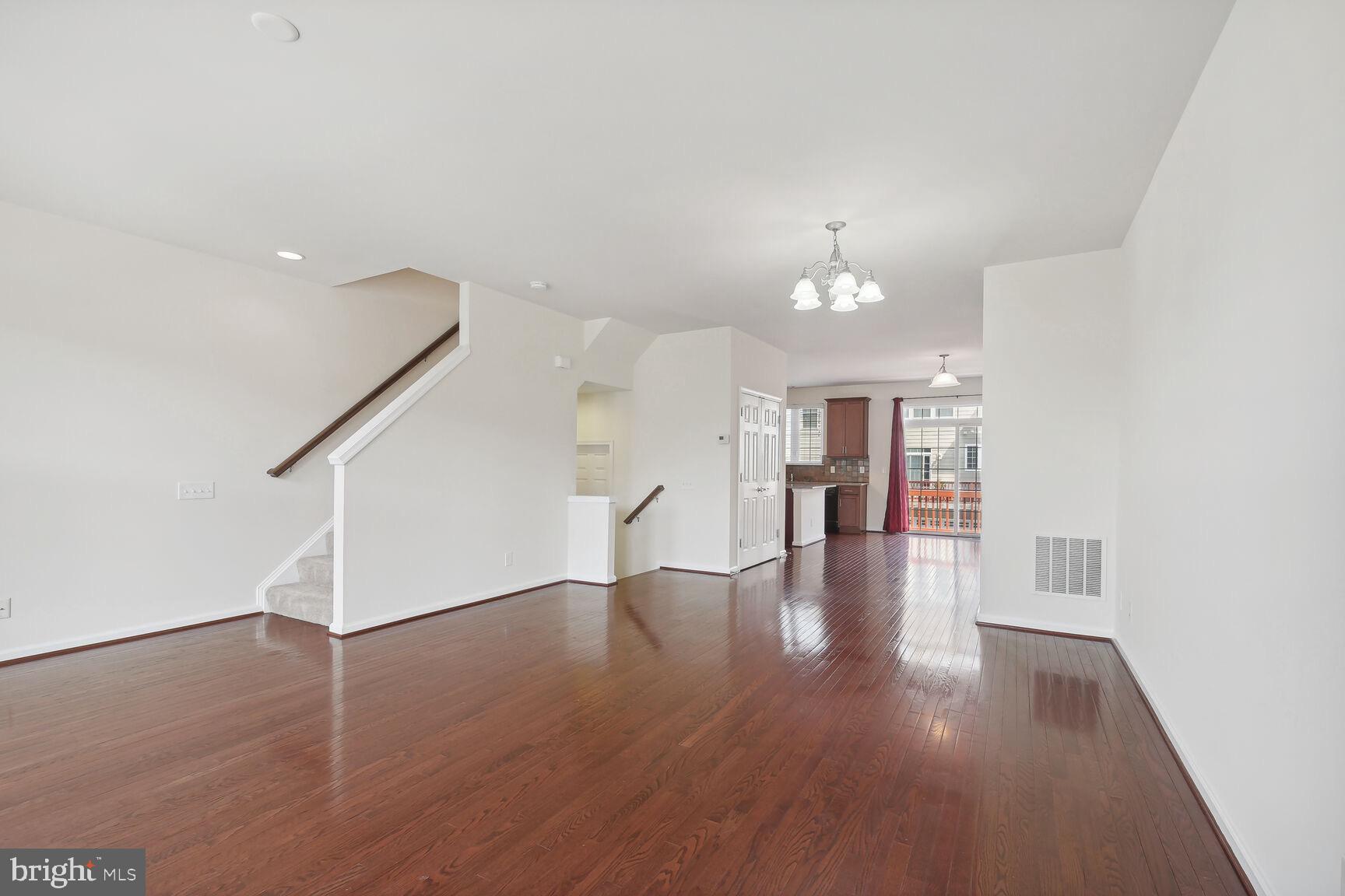 42708 Redpath Terrace Ashburn, VA 20147 - Photo 26 of 27 Bright open floor plan