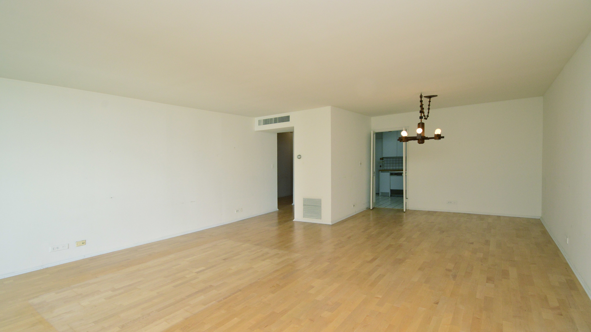 6033 North Sheridan Road, Unit 9C Chicago, IL 60660 - Photo 2 of 12