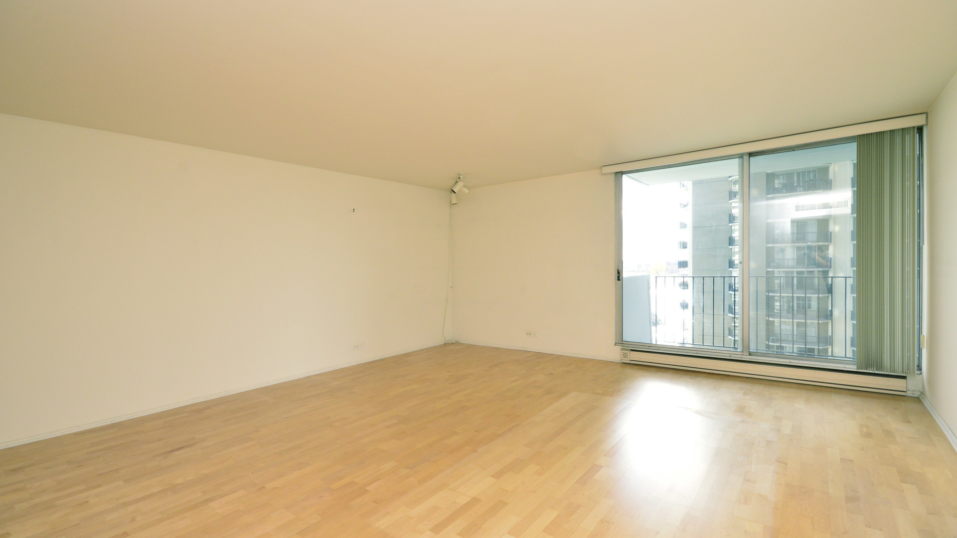 6033 North Sheridan Road, Unit 9C Chicago, IL 60660 - Photo 3 of 12