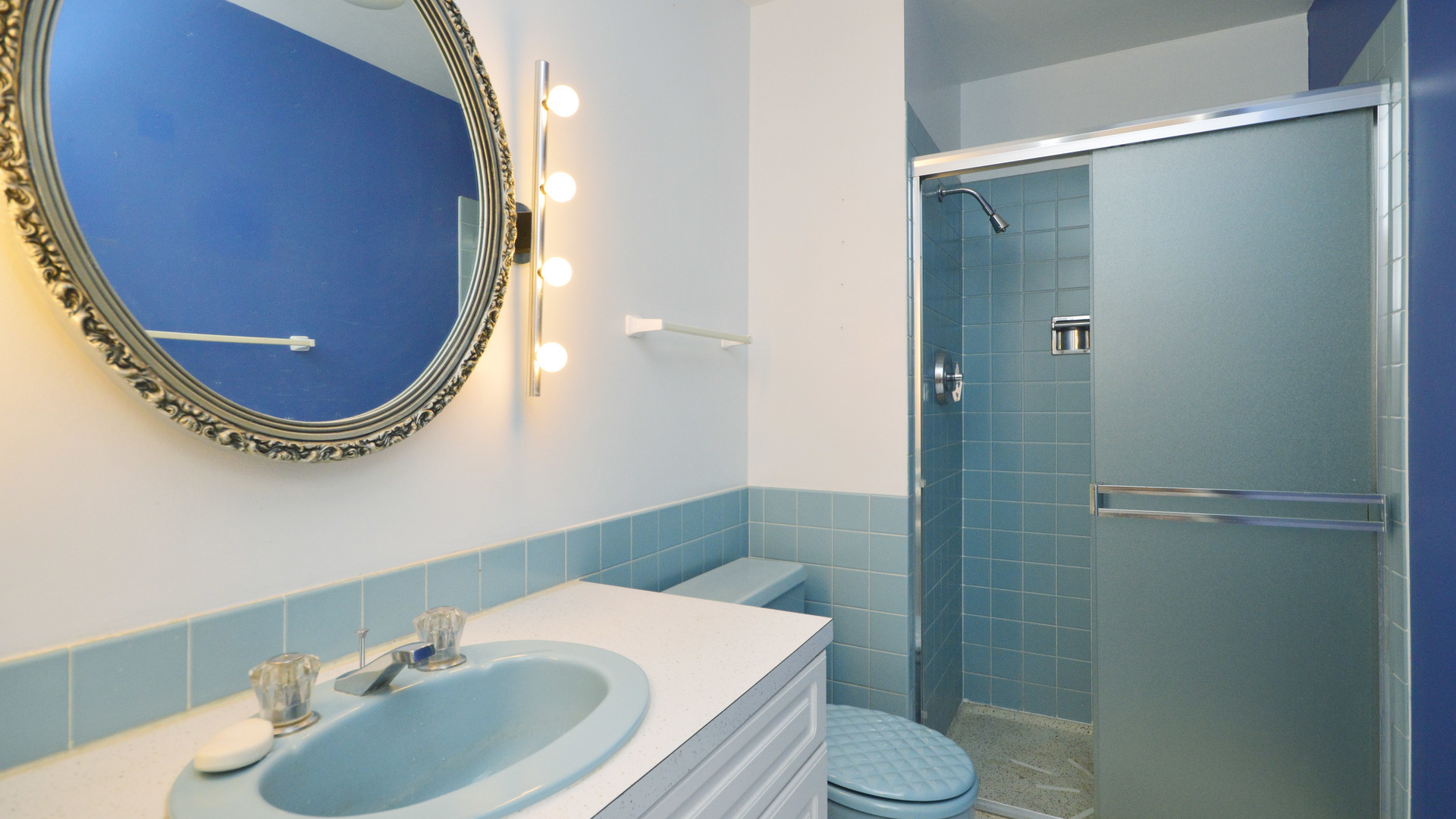 6033 North Sheridan Road, Unit 9C Chicago, IL 60660 - Photo 9 of 12