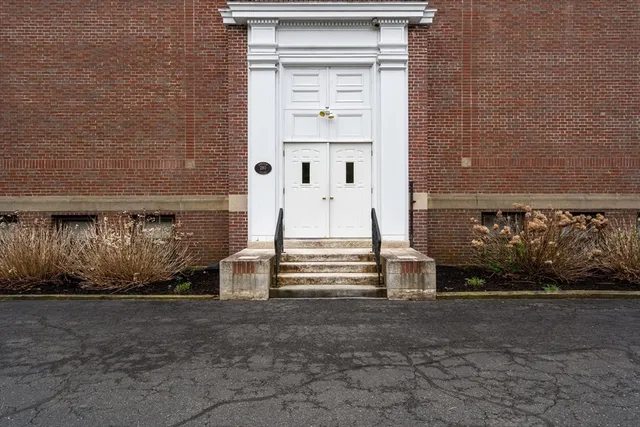 $330,000 | 280 Village Street, Unit D2, Medway, MA 02053