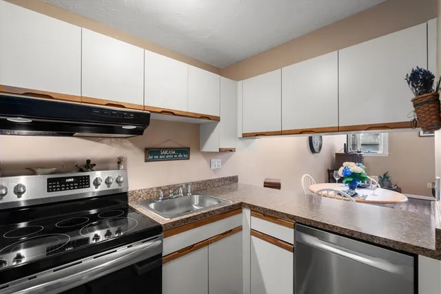 $330,000 | 280 Village Street, Unit D2, Medway, MA 02053