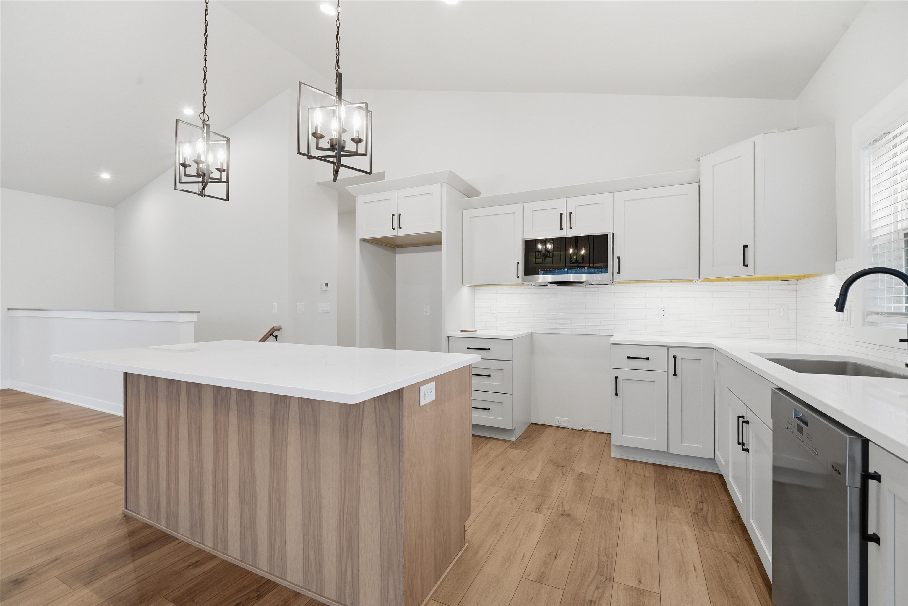 1386 Lighthouse Village Road Fond du Lac, WI 54937 - Photo 9 of 33