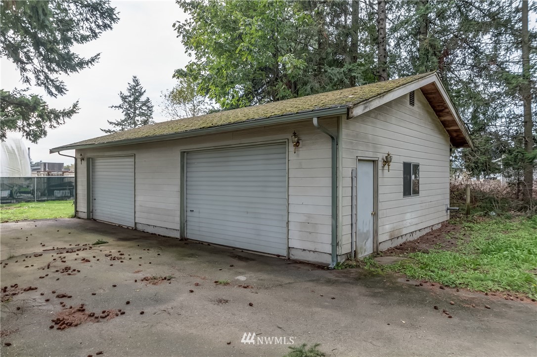 945 Adrian Drive Lynden, WA 98264 - Photo 4 of 25 Gallery Image 4
